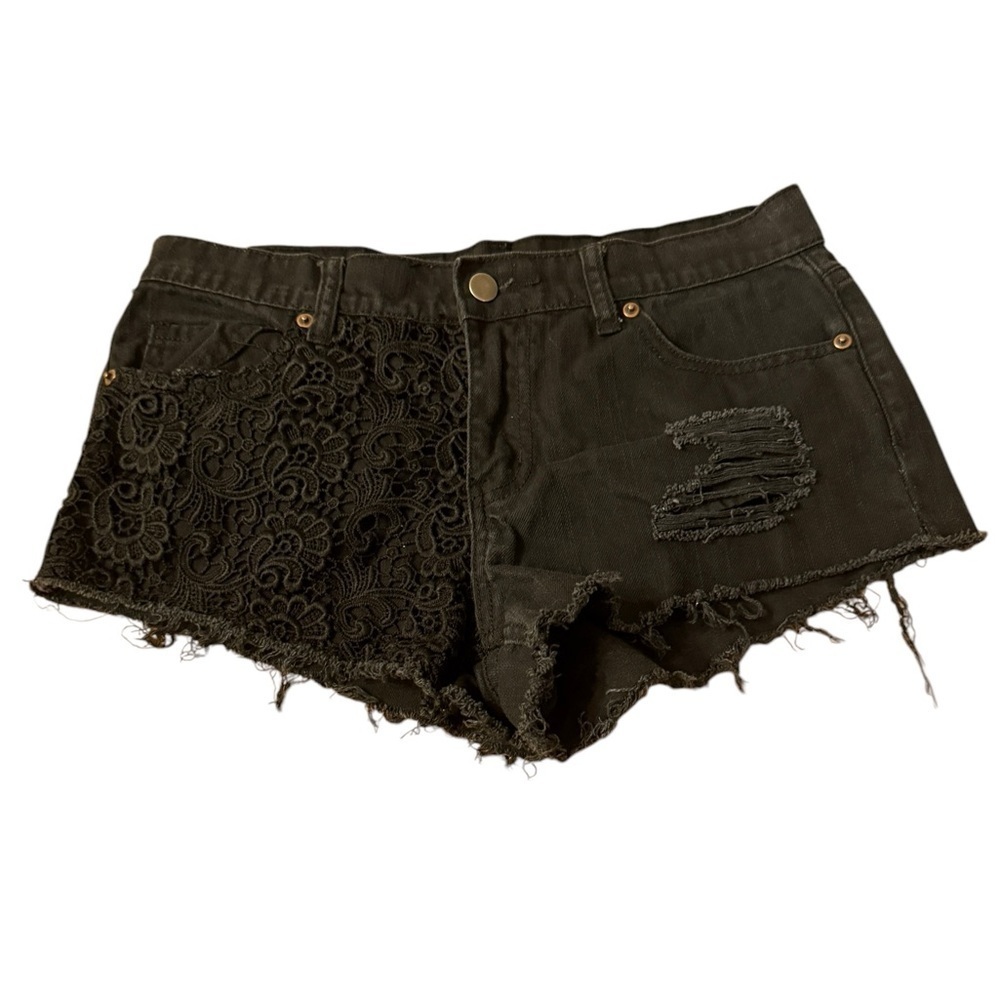 Forever 21 shorts Women Size 28 Black Distressed Floral Lace Denim Shorts